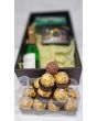 Eksklusiv Gavekurv.
After Eight. 200g
Ferrero Rocher 200g
Håndlagde sjokolade konfekt 6 Biter
Musserende alkoholfri, 200ml
Hvis en vare er utsolgt, finner vi et tilsvarende eller bedre alternativ for deg.
Våre kurver er vakkert pakket inn med ce