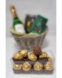 Eksklusiv Gavekurv.
After Eight. 200g
Ferrero Rocher 200g
Håndlagde sjokolade konfekt 6 Biter
Musserende alkoholfri, 200ml
Hvis en vare er utsolgt, finner vi et tilsvarende eller bedre alternativ for deg.
Våre kurver er vakkert pakket inn med ce