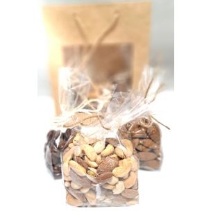 snack trio, giveaway treat, raisins with chocolate coating, nut mixture, almonds, Norway delivery