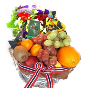 17th of May, chocolate gifts, delivered, Norway, Fruit basket, 17th of May bouquet, delivered, Norway, fresh gifts