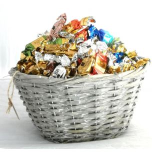 Chocolate basket gifts for Norway 2000g,
Gift Basket to norway, wine gift basket to norway, champagne gift baskets to norway, fruti gift baskets to norway, father day gift to norway,  birthday gift basket to norway, Tank you gift basket to norway, buisne