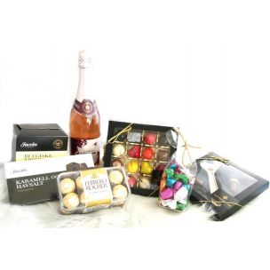 Send the perfect Gift Basket Chocolate to Norway, Gift Basket to norway, wine gift basket to norway, champagne gift baskets to norway, fruti gift baskets to norway, father day gift to norway,  birthday gift basket to norway, Tank you gift basket to norway
