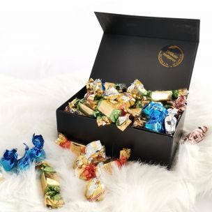 Chocolate gifts Box. Gift Basket to norway, wine gift basket to norway, champagne gift baskets to norway, fruti gift baskets to norway, father day gift to norway,  birthday gift basket to norway, Tank you gift basket to norway, buisness gift to norway, sy