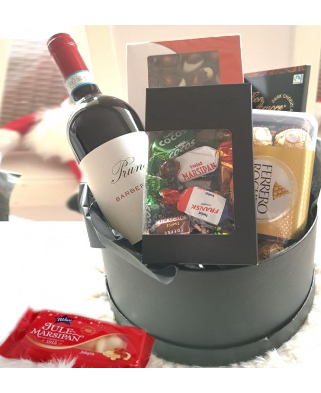 Elegant Christmas gift
Gift Basket to Norway, wine gift basket to Norway, champagne gift baskets to Norway, fruti gift baskets to Norway, father day gift to Norway, birthday gift basket to Norway, Tank you gift basket to Norway, buisness gift to Norway,