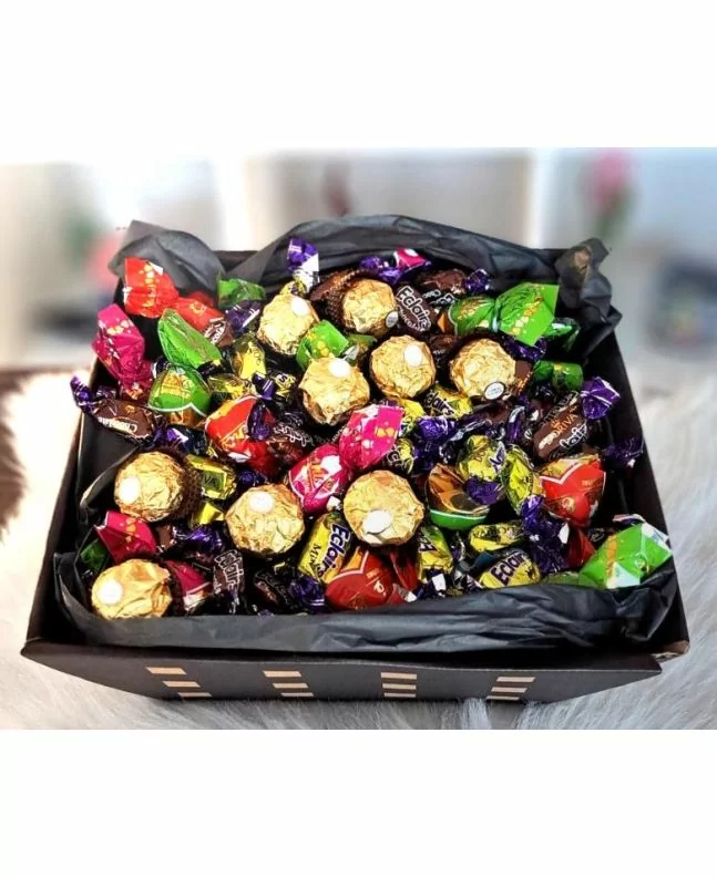 Halal chocolate, chocolate basket, delivery, Norway, online order, gift, gourmet, confectionery, Eid gifts, Muslim-friendly, sweet treats