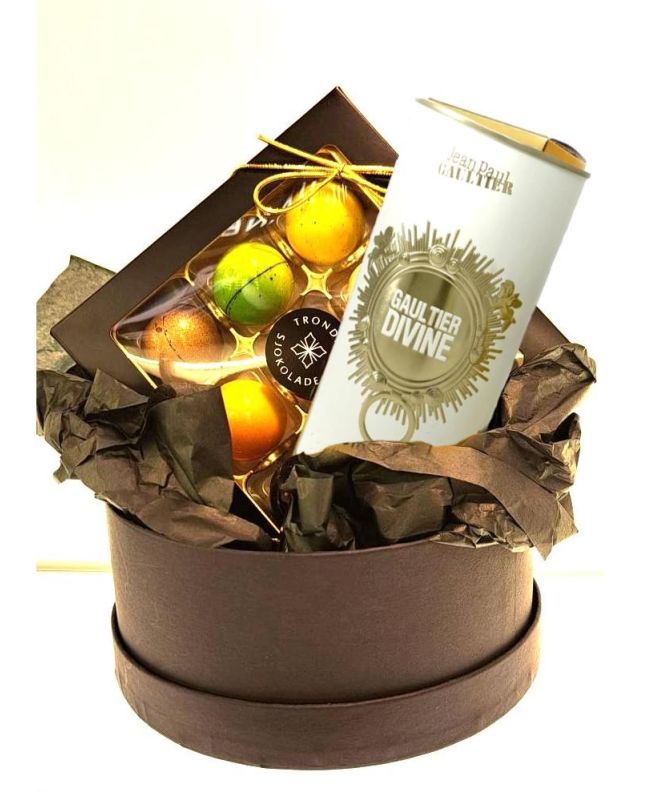 Super Sweet Candy Box To Norway, Gift Basket to norway, wine gift basket to norway, champagne gift baskets to norway, fruti gift baskets to norway, father day gift to norway, birthday gift basket to norway, Tank you gift basket to norway, buisness gift t