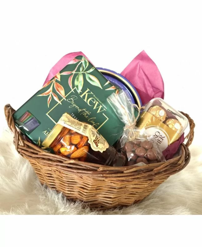 Luxury afternoon gift baskets
, Eid Mubarak, Eid 2022, Eid gift, Eid gift ferrero rocher, Eid gaver, Eid gaver til barn, Ramadan gaver, Ramadan gaver til barn,  Mixed mithai gift, Mixed mithai gave, 
