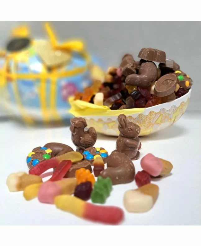 Påskeegg Sjokolade, Smågodt og Marsipan, Påskeglede, Firmagaver, Ansattgaver, Påskeoverraskelse, GledeIFirmaet, Påskehilsen, TakkForInnsatsen, Påskepåjobben, Arbeidsplassglede, Teamspirit, Takknemlighet, Påskefeiring, Bedriftspåske, Firmakultur