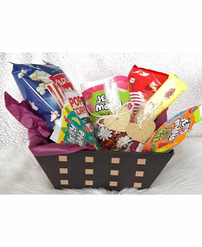 chocolate gifts, Norway delivery, gourmet chocolates, gift ideas, online chocolate shop, delightful treats gift box, express delivery, Norway