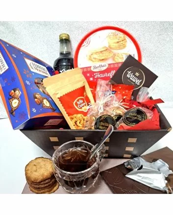 mulled wine, Christmas gifts, gift baskets, holiday treats, Norwegian gifts, gourmet food, festive drinks, winter warmers, Christmas presents, gift ideas, Norway, online gifts, delivery