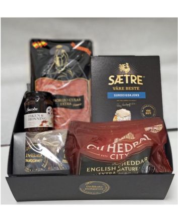 Viking feast, Norwegian food, gourmet basket, gift basket, Norway delivery, traditional Norwegian food, cheese, jam, chorizo, biscuits, licorice chocolate, food gift, holiday gift, birthday gift