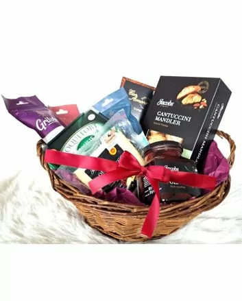 Mediterranean food basket Norway, Gourmet food basket Norway, Italian food basket Norway, Spanish food basket Norway, Charcuterie board Norway, Cheese and wine basket Norway, Olive oil and cheese basket Norway, Gourmet gift basket Norway, Christmas gift b