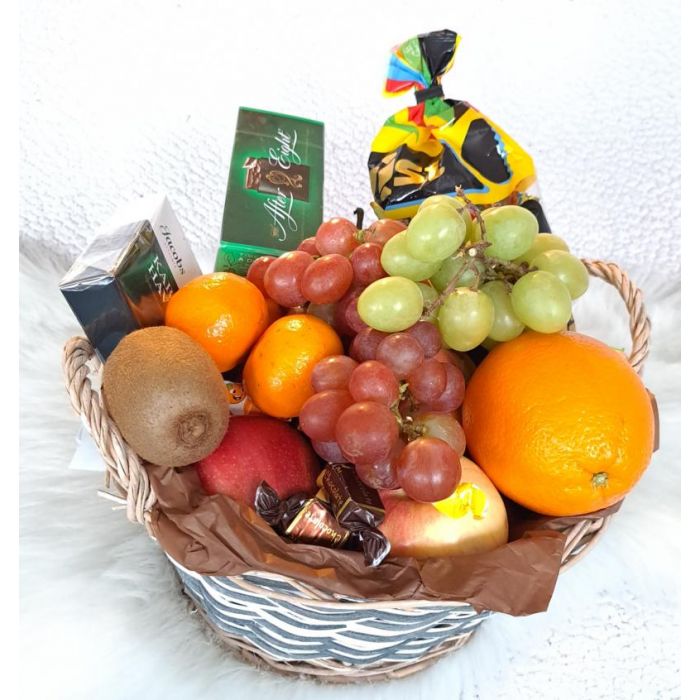 Firmagaver Fruktkurv med konfekt som gaver til ansatte eller kunder
